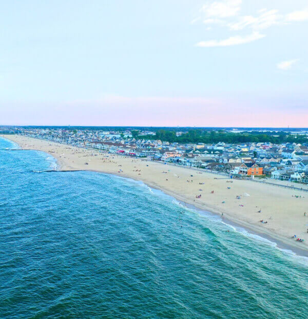 A backyard of a home looking for new homeowners in Manasquan, NJ