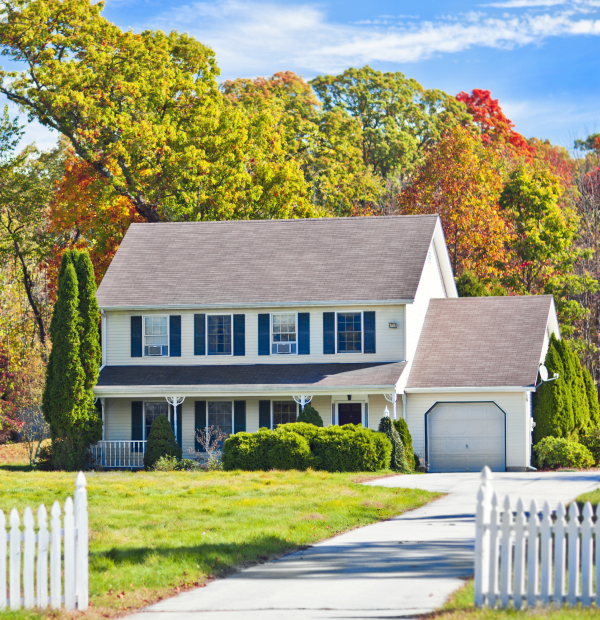 A backyard of a home looking for new homeowners in Conshohocken, PA