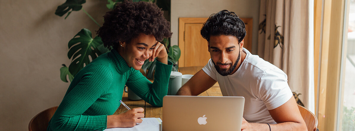 First time homebuyers learning how they can buy a home with student loans